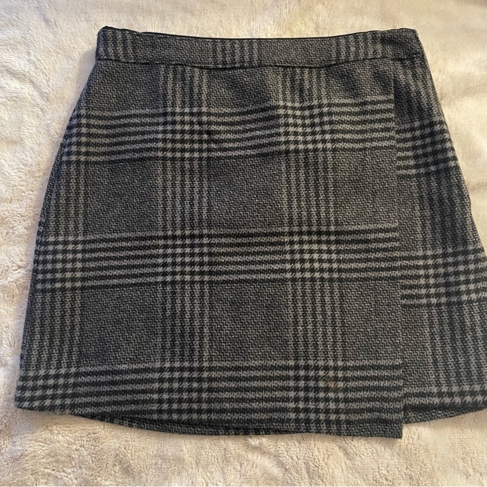 Abercrombie & Fitch Black and Gray Plaid Mini Skirt